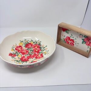The Pioneer Woman Cream Ceramic Serving Bowl with Red Floral Bouquet